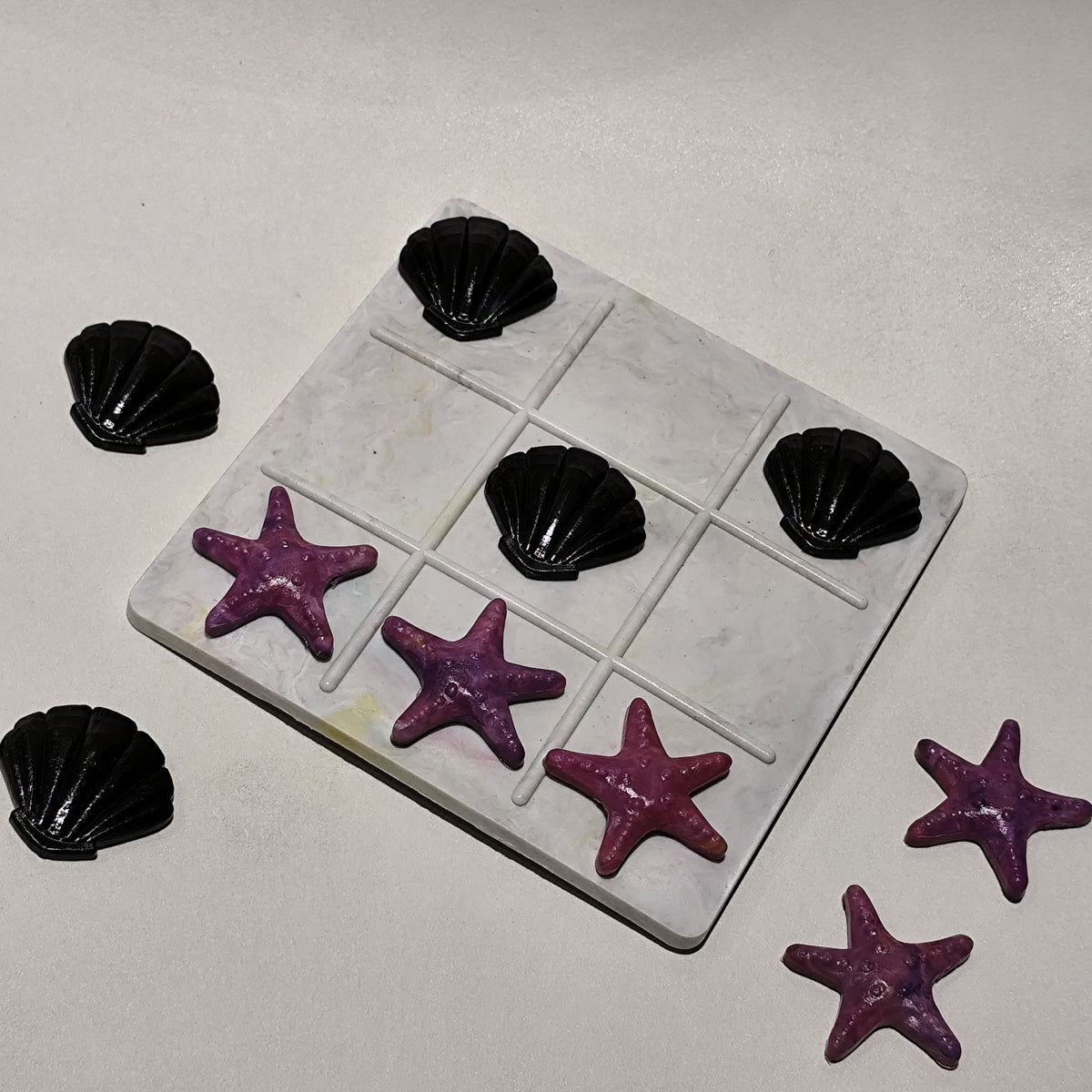 TIC TAC TOE (Shells vs Starfishes)